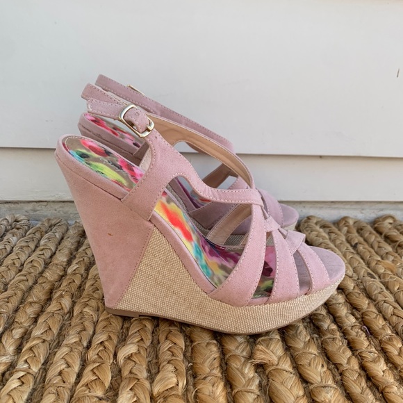 Qupid Pink Wedges - Picture 2 of 7